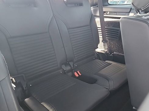 Used 2023 Land Rover Discovery S R-Dynamic image 8