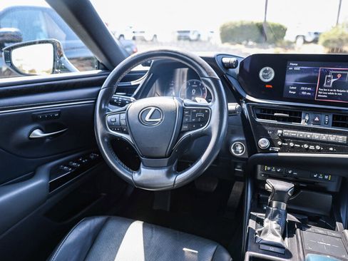 Used 2022 Lexus ES 350 w/ Premium Package image 4