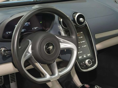 Used 2023 McLaren GT RWD image 24