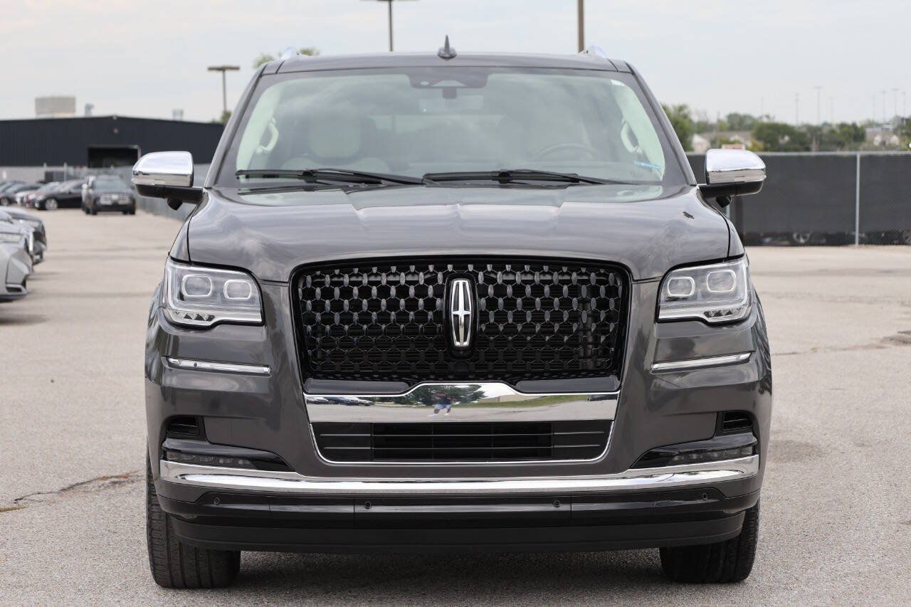 Used 2022 Lincoln Navigator L Black Label AWD/4WD image 2