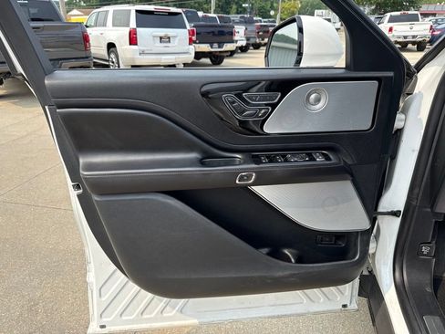 Used 2022 Lincoln Aviator Reserve w/ Equipment Group 201A AWD/4WD image 27