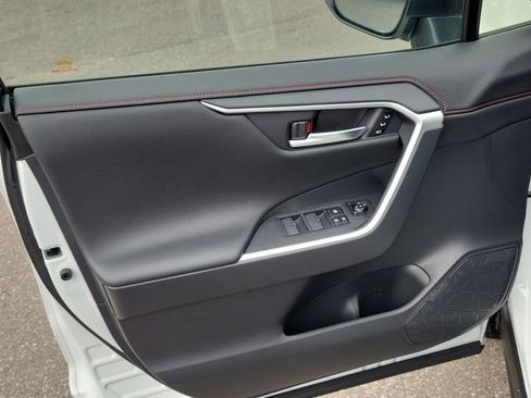 Used 2025 Toyota RAV4 XSE w/ Premium Package image 18