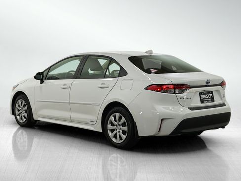 Used 2025 Toyota Corolla LE image 3