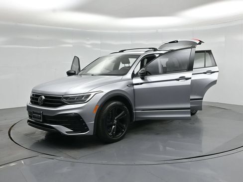 Used 2023 Volkswagen Tiguan SE R-Line FWD image 27