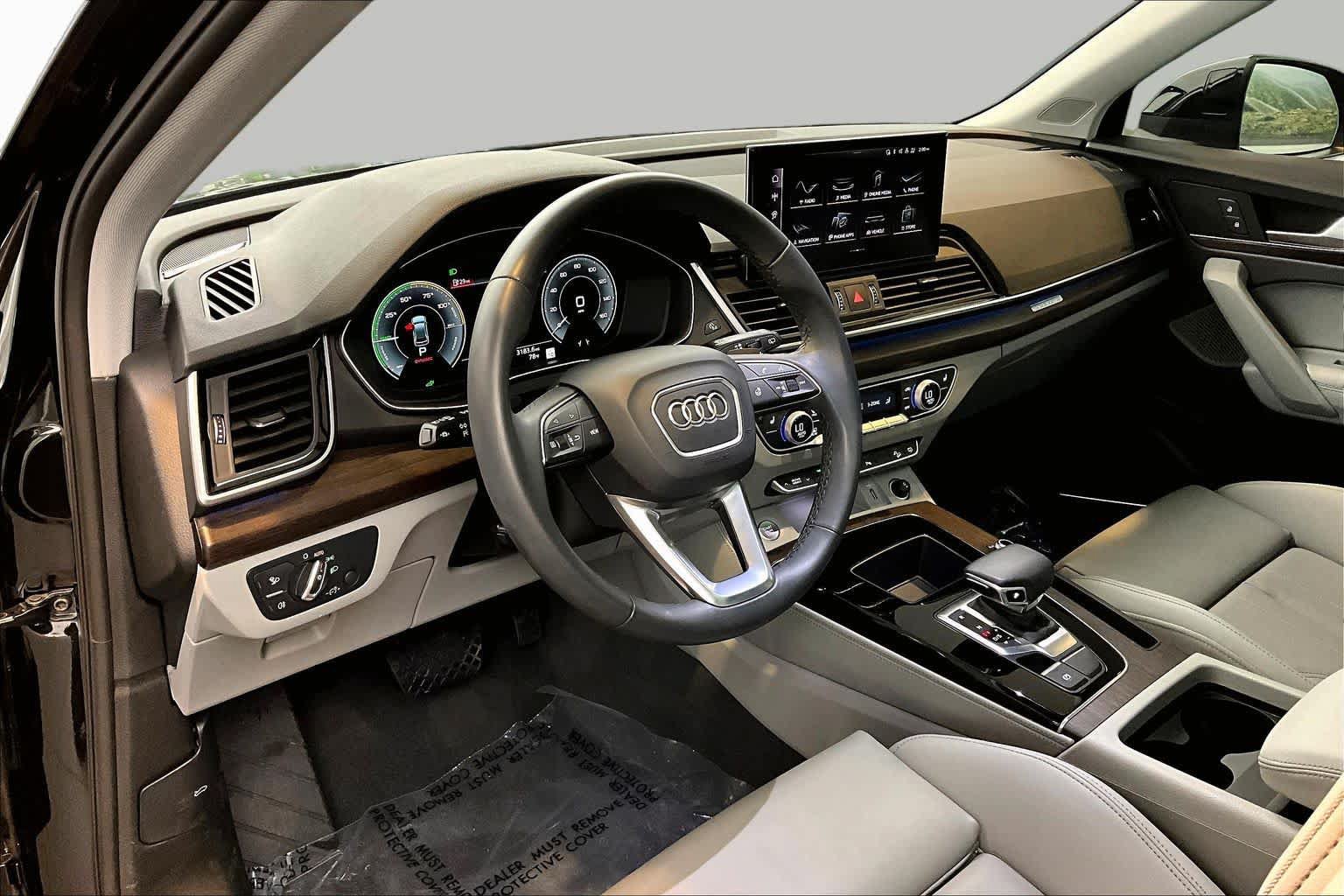 Certified 2025 Audi Q5 e Premium Plus w/ Premium Plus Package AWD/4WD image 18