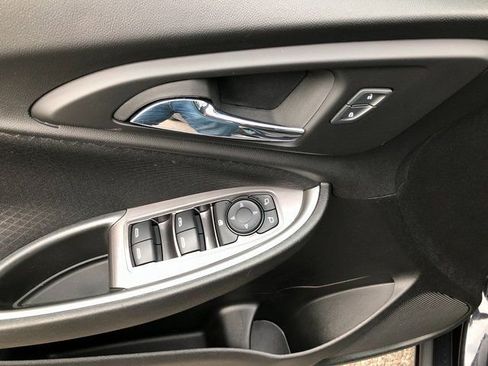 Used 2023 Chevrolet Malibu LT image 12