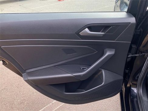 Used 2019 Volkswagen Jetta R-Line image 10