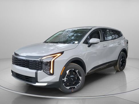 New 2026 Kia Sportage S image 2