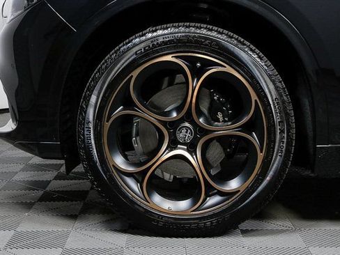 New 2025 Alfa Romeo Stelvio Sprint AWD/4WD image 4