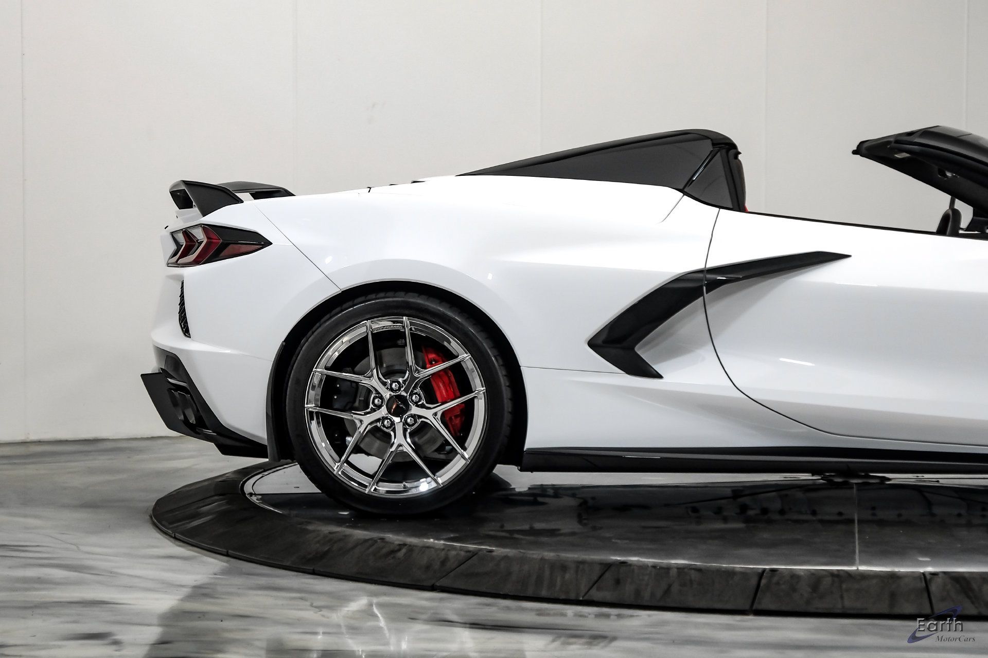 Used 2024 Chevrolet Corvette Stingray Premium Conv w/ Z51 Performance Package RWD image 27