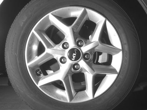 Used 2025 Kia Soul LX w/ LX Technology Package FWD image 13
