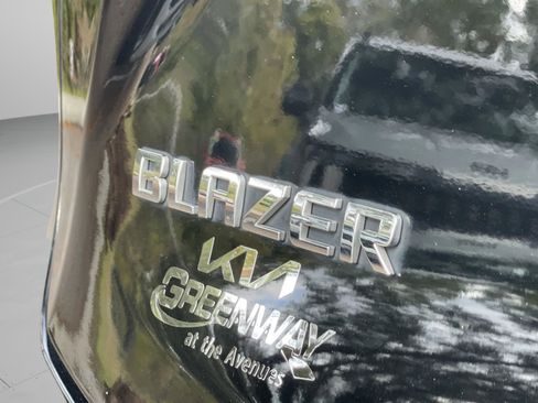 Used 2023 Chevrolet Blazer LT image 9