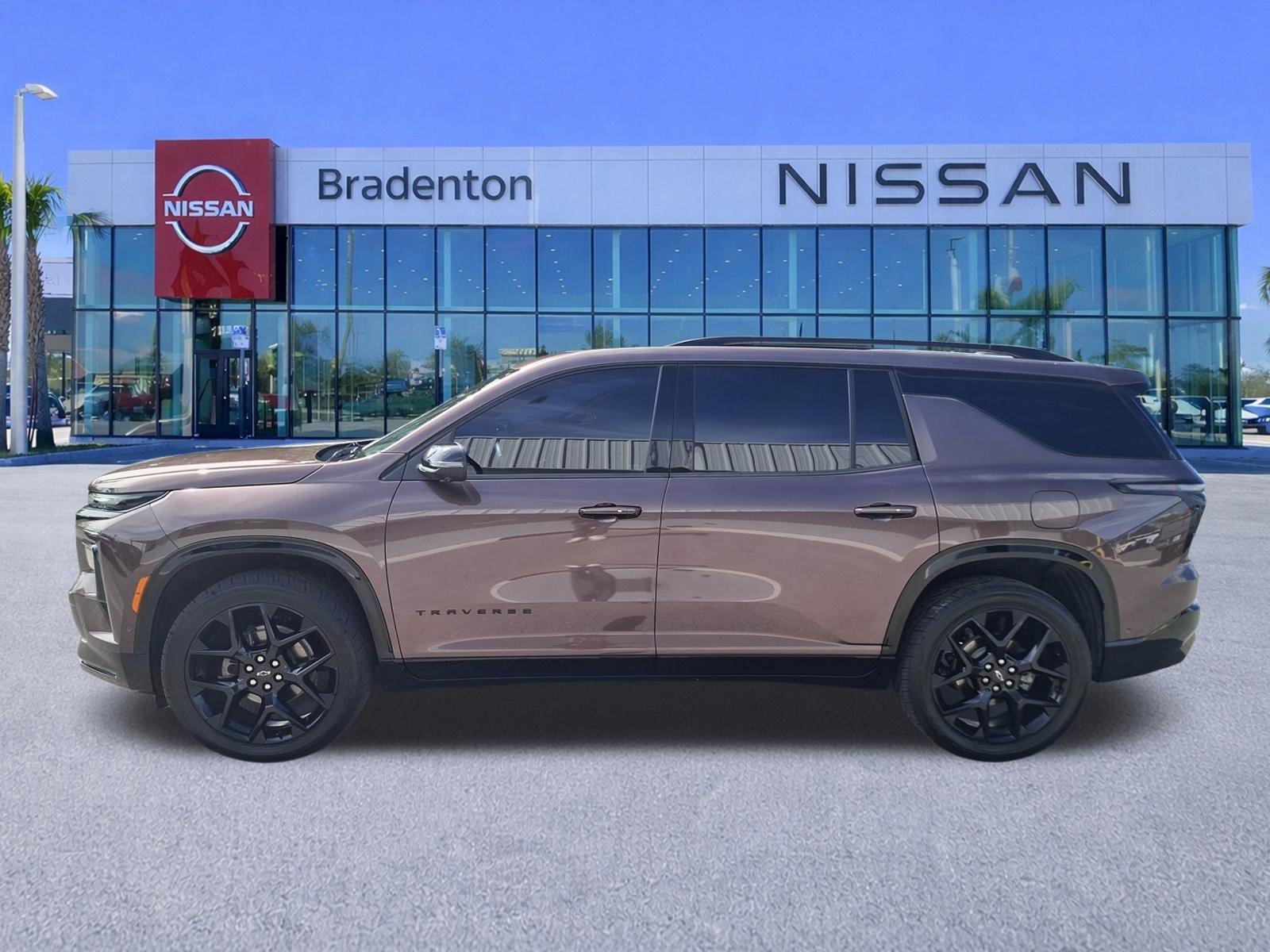 Used 2024 Chevrolet Traverse RS w/ LPO, Floor Liner Package FWD image 8