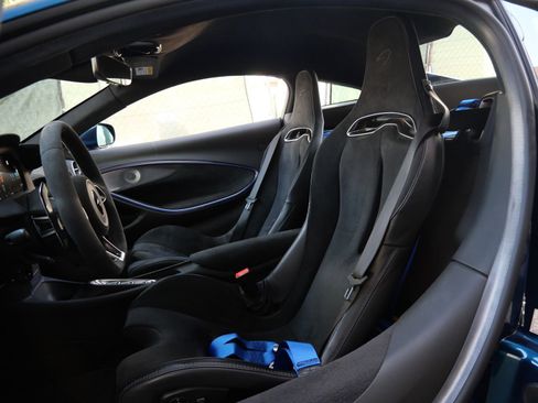 Used 2023 McLaren Artura image 21