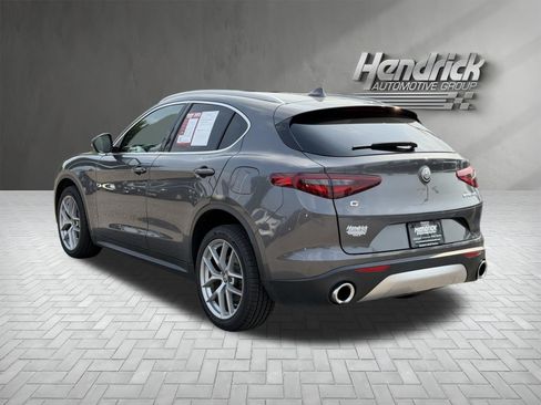 Used 2018 Alfa Romeo Stelvio AWD image 8