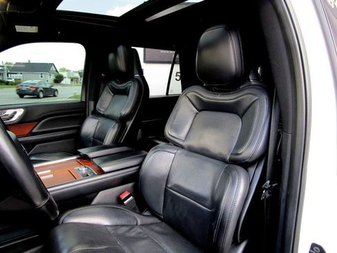 Used 2020 Lincoln Navigator L Reserve w/ Luxury Package AWD/4WD image 14