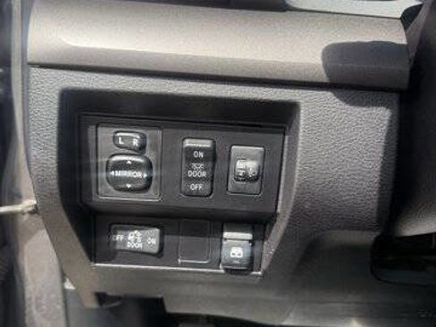 Used 2015 Toyota Tundra SR5 w/ SR5 Upgrade Package AWD/4WD image 17