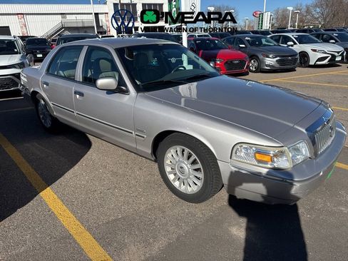 Used 2010 Mercury Grand Marquis LS image 3