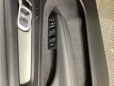 New 2026 Volvo XC40 B5 Ultra w/ Climate Package image 16