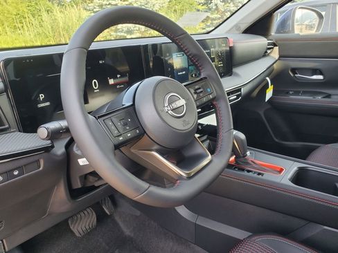 New 2025 Nissan Kicks SR w/ SR Premium Package image 14