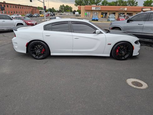 Used 2022 Dodge Charger Scat Pack w/ Dynamics Package RWD image 8