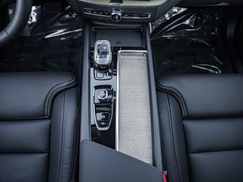 New 2026 Volvo XC60 B5 Ultra w/ Protection Package Premier image 27