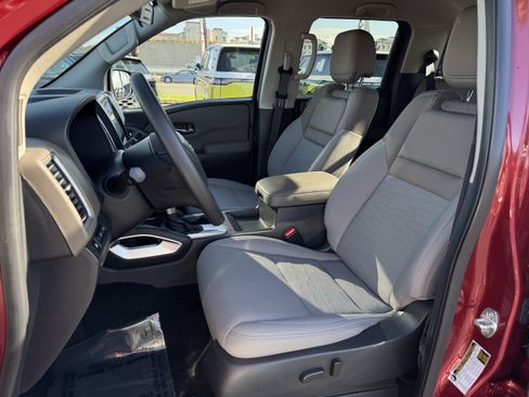 Used 2022 Nissan Frontier SV w/ Technology Package image 15