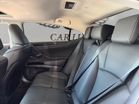 Used 2022 Lexus ES 300h w/ Premium Package FWD image 13