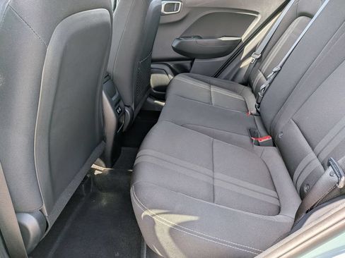 Used 2025 Hyundai Venue SEL FWD image 27