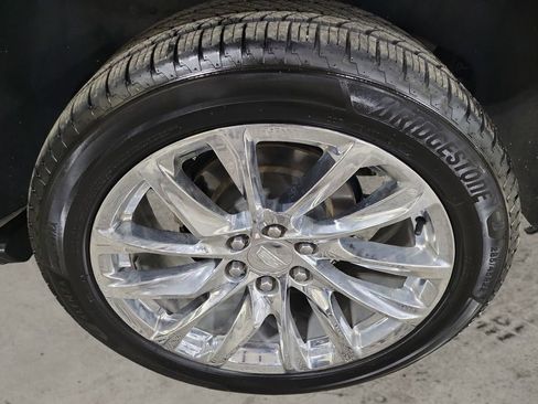 Used 2017 Cadillac Escalade Premium Luxury image 10