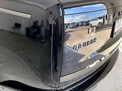 Used 2023 Land Rover Range Rover SV AWD/4WD image 39