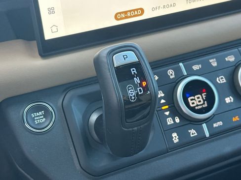 Used 2025 Land Rover Defender 110 V8 image 25