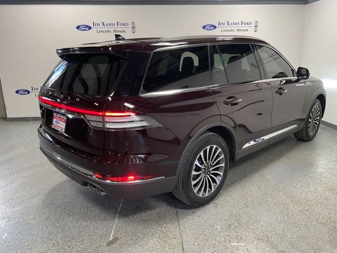Used 2023 Lincoln Aviator AWD w/ Premium Package image 6