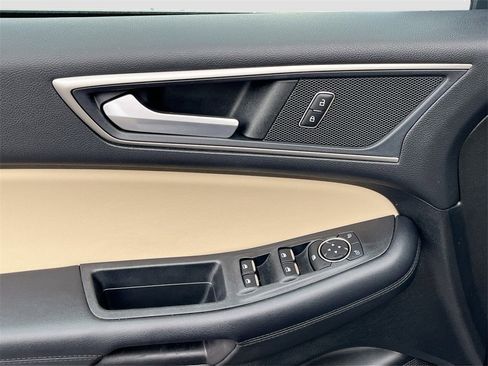 Used 2022 Ford Edge SEL image 18