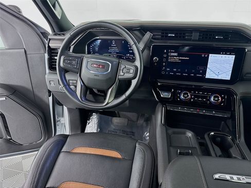 Used 2024 GMC Sierra 2500 AT4 w/ AT4 Premium Plus Package AWD/4WD image 25