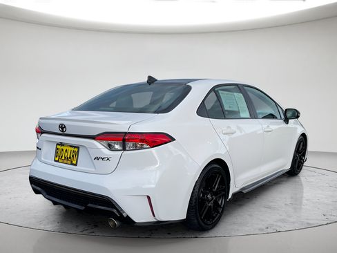 Certified 2022 Toyota Corolla SE FWD image 3