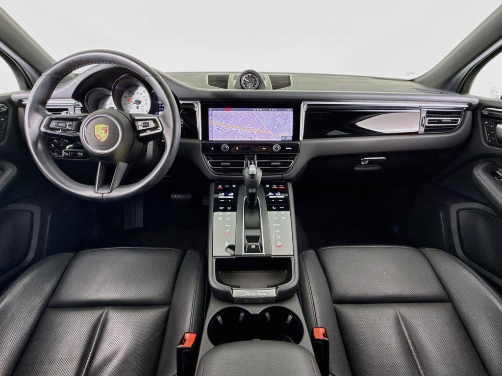 Certified 2024 Porsche Macan S AWD/4WD image 11