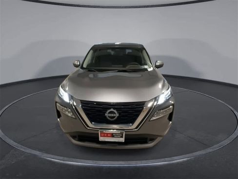 Used 2023 Nissan Rogue SV image 3