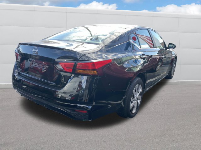 Used 2024 Nissan Altima 2.5 S FWD image 5