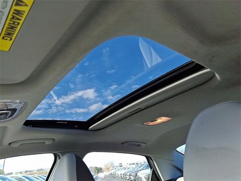 Used 2022 Hyundai Elantra Limited w/ Cargo Package image 14