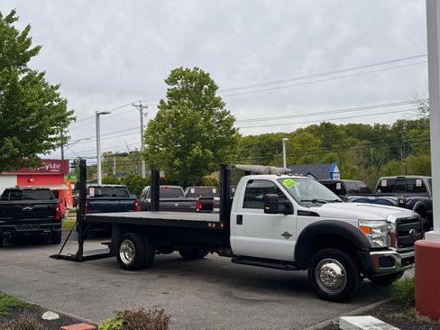 Used 2016 Ford F550 4x4 Regular Cab Super Duty image 4