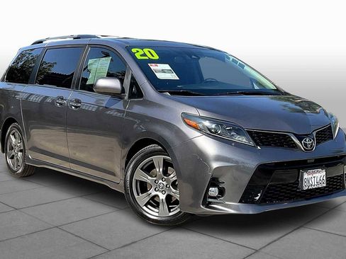 Certified 2020 Toyota Sienna SE Premium image 2