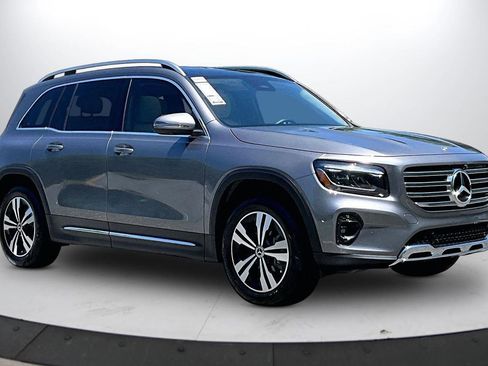 Used 2026 Mercedes-Benz GLB 250 image 2