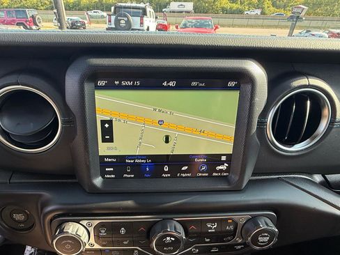 Used 2022 Jeep Wrangler Unlimited Rubicon 4xe w/ Dual Top Group AWD/4WD image 23