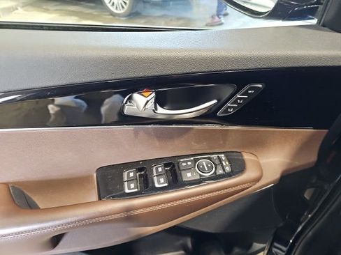 Used 2019 Kia Sorento SX w/ SX Touring Package image 11