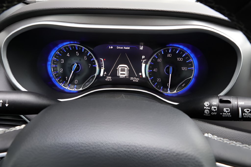 Used 2025 Chrysler Pacifica Select FWD image 35