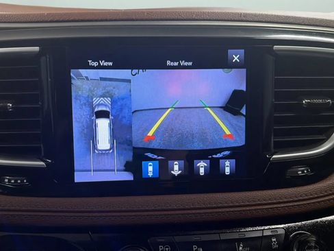 Used 2017 Chrysler Pacifica Limited FWD image 14
