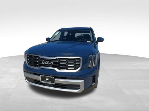 New 2025 Kia Telluride S image 3