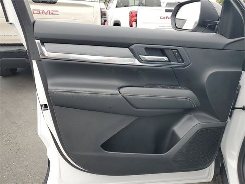 New 2026 GMC Terrain Elevation image 12