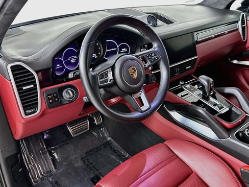 Certified 2021 Porsche Cayenne Turbo AWD/4WD image 4
